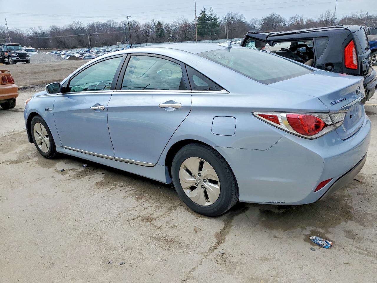 2015 Hyundai Sonata hybrid VIN KMHEC4A45FA135253 photo 2