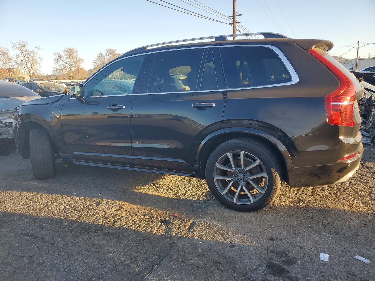 2018 Volvo Xc90 VIN YV4A22PK2J1368996 photo 2