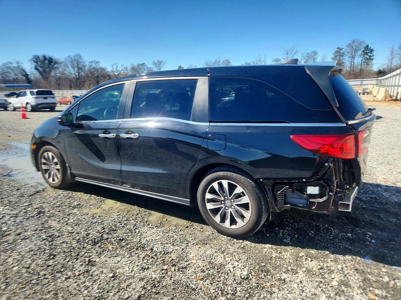 2024 Honda Odyssey VIN 5FNRL6H66RB060129 photo 2
