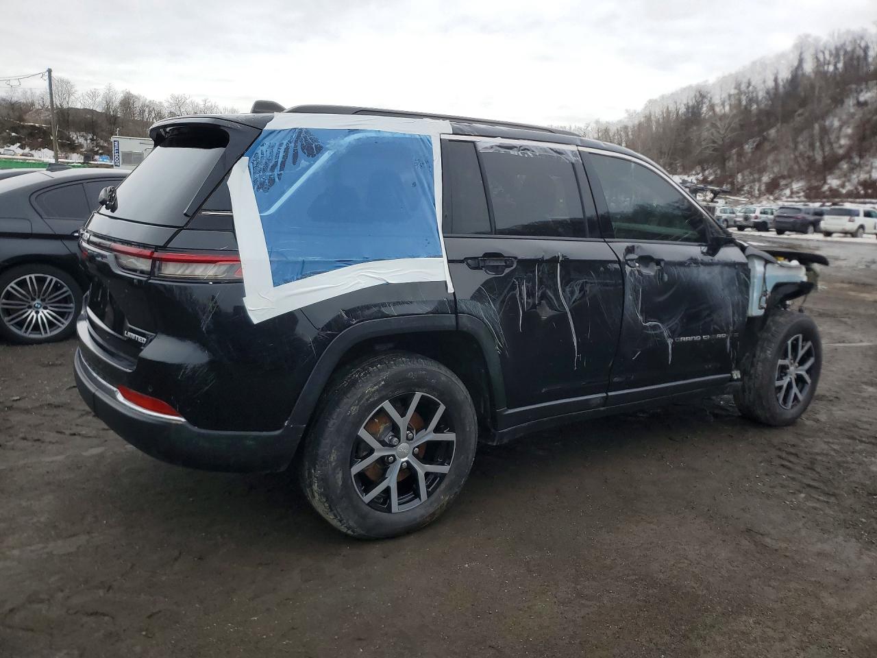 2025 Jeep Grand cher VIN 1C4RJHBG5SC272221 photo 3