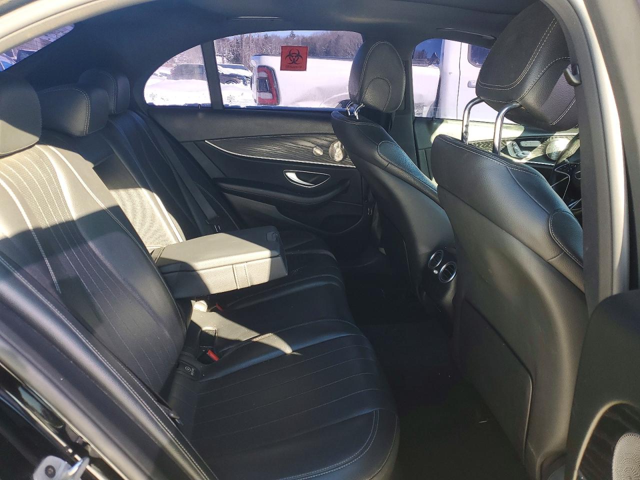 2022 Mercedes-Benz E-class VIN W1KZF8DB7NB072315 photo 10