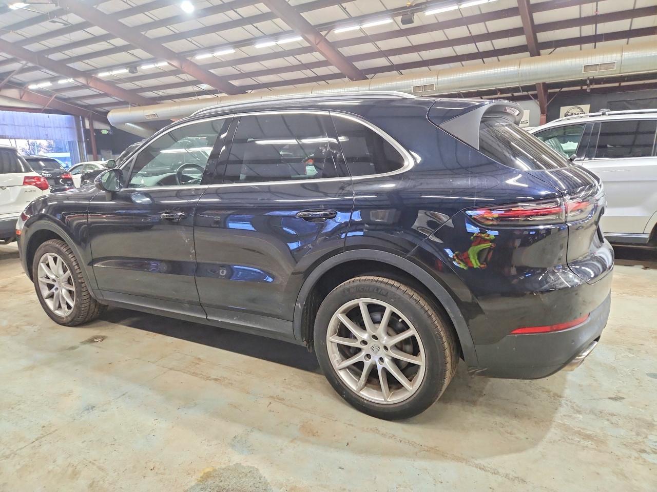2019 Porsche Cayenne VIN WP1AA2AY6KDA10026 photo 2