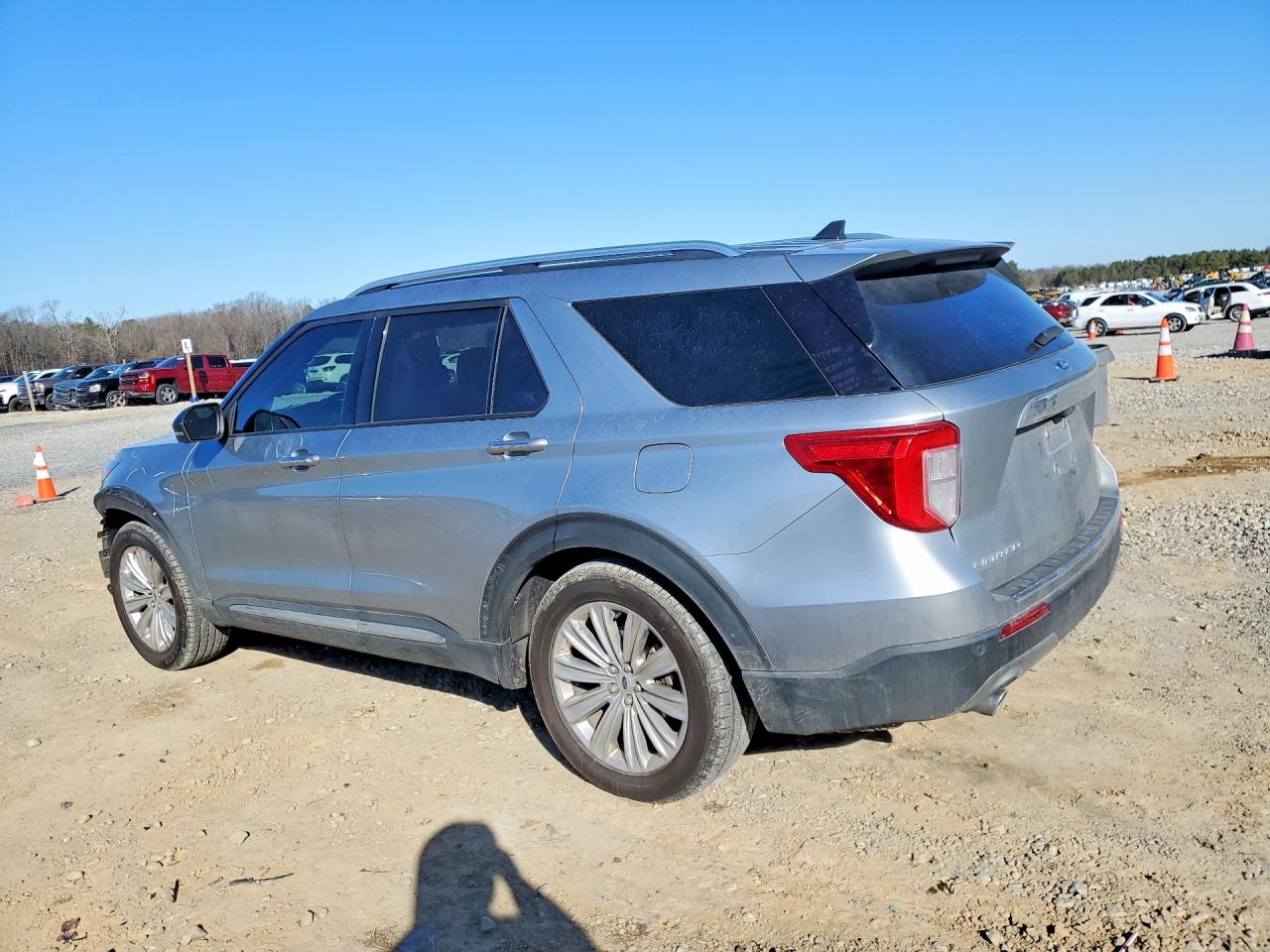 2023 Ford Explorer VIN 1FMSK7FH9PGA90416 photo 2