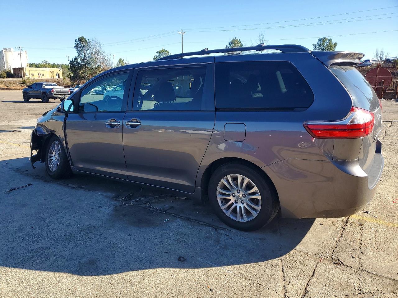 2015 Toyota All models VIN 5TDYK3DC6FS566169 photo 2