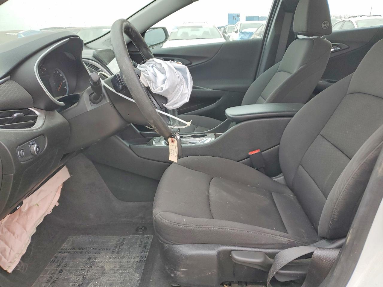 2020 Chev Malibu VIN 1G1ZB5ST8LF087503 photo 7