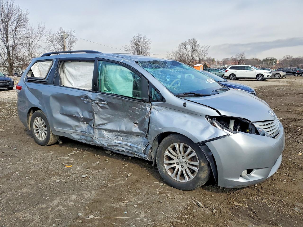 2014 Toyota Sienna VIN 5TDYK3DC1ES407512 photo 4