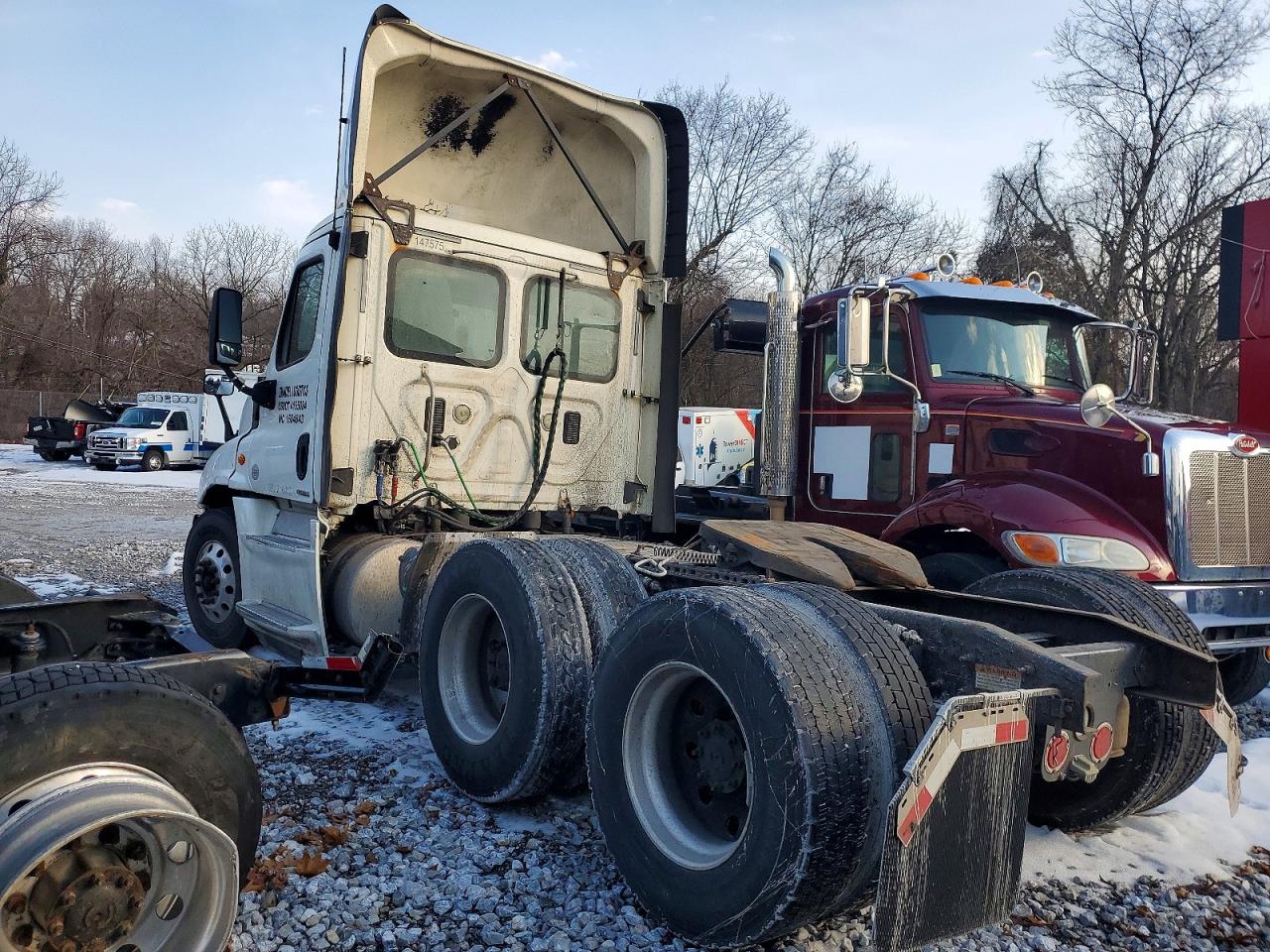 2017 FREIGHTLINER All other VIN 1FUJGEDR3HLHM7443 photo 3