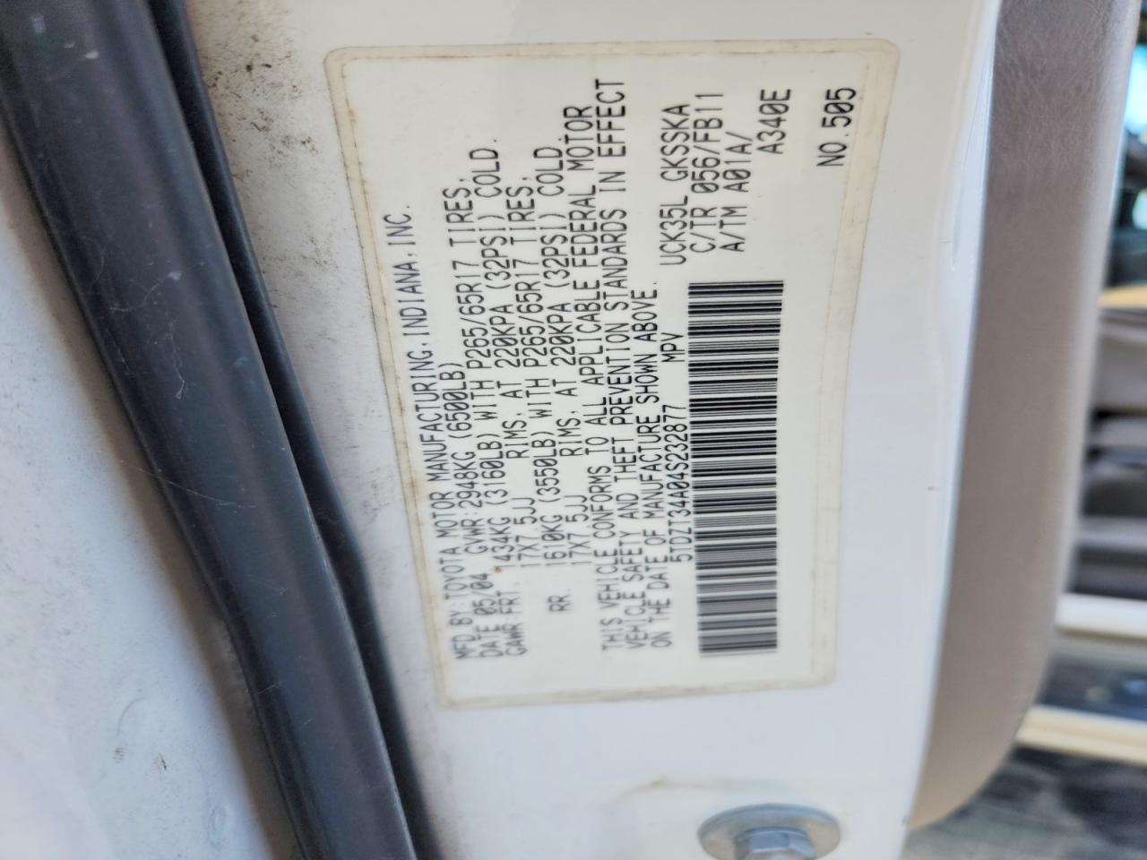2004 Toyota Sequoia VIN 5TDZT34A04S232877 photo 12