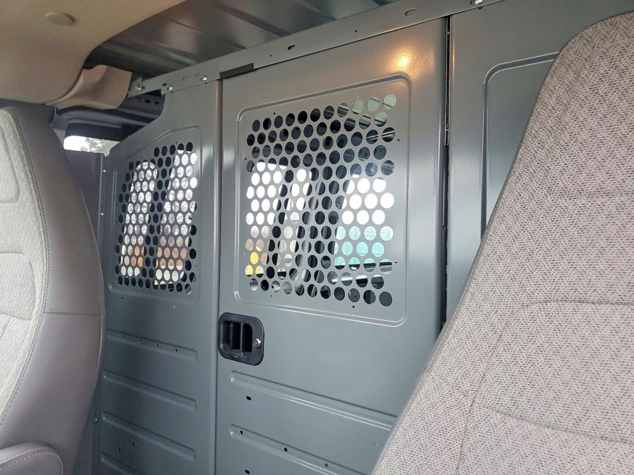 2023 CHEV Express VIN 1GCWGAFP5P1233361 photo 10