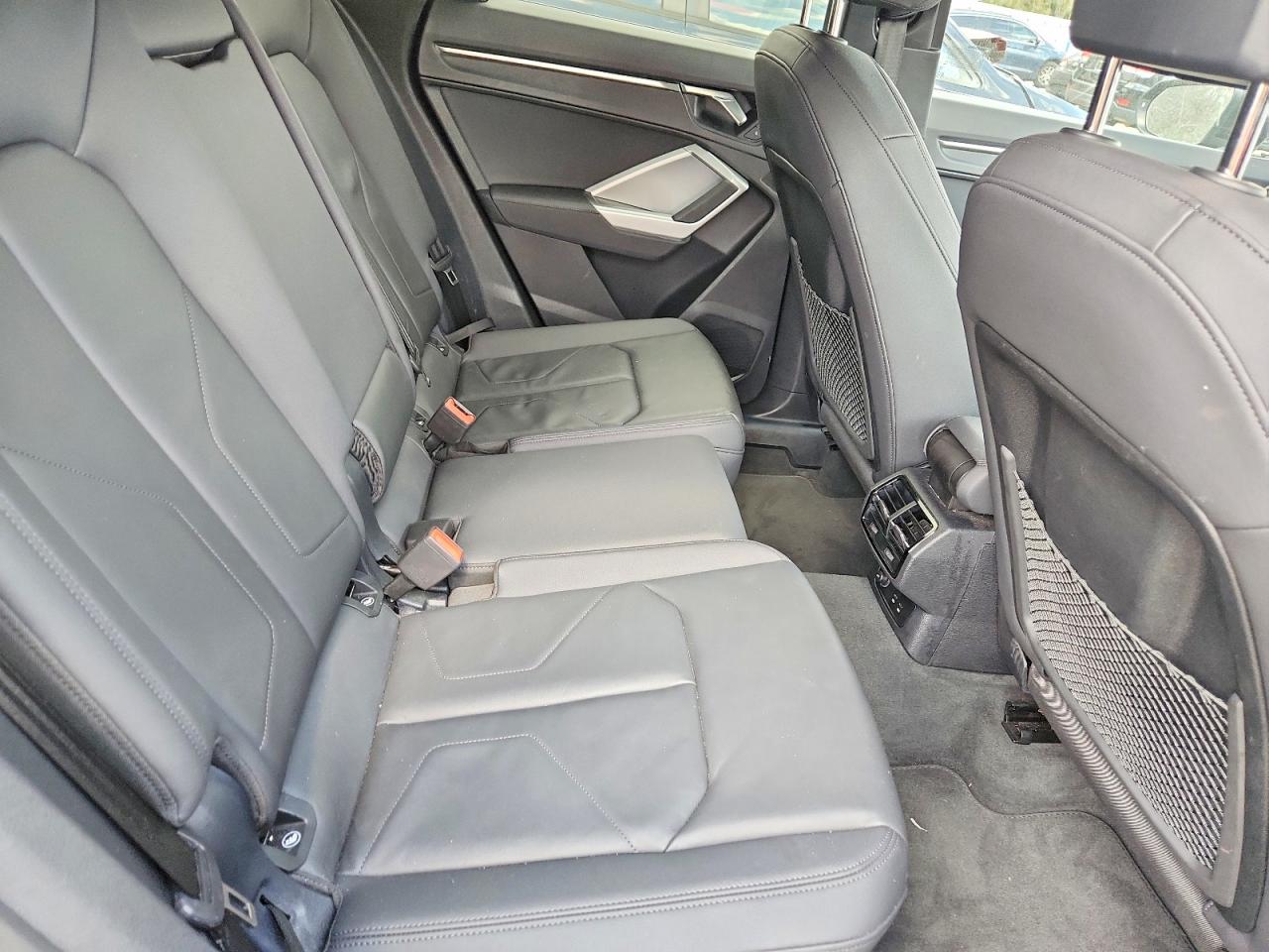 2025 Audi Q3 VIN WA1DECF30S1008306 photo 11