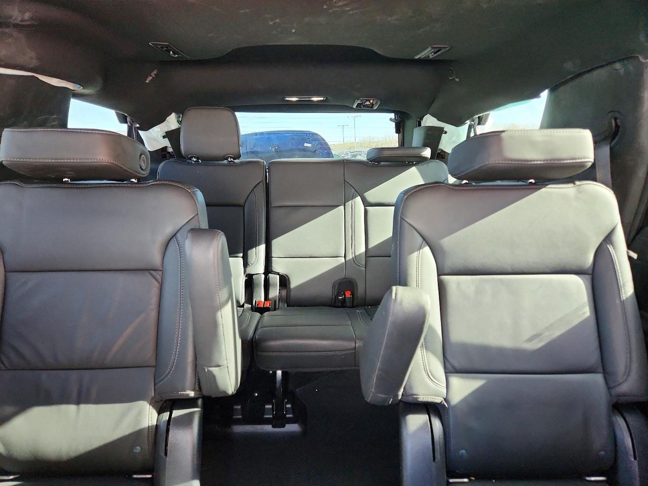 2022 Chevrolet Tahoe VIN 1GNSKPKD5NR167377 photo 10