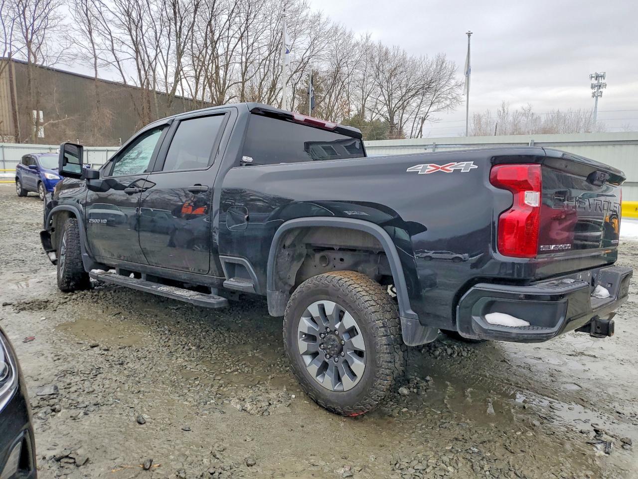 2022 Chevrolet All models VIN 2GC4YME75N1240468 photo 2