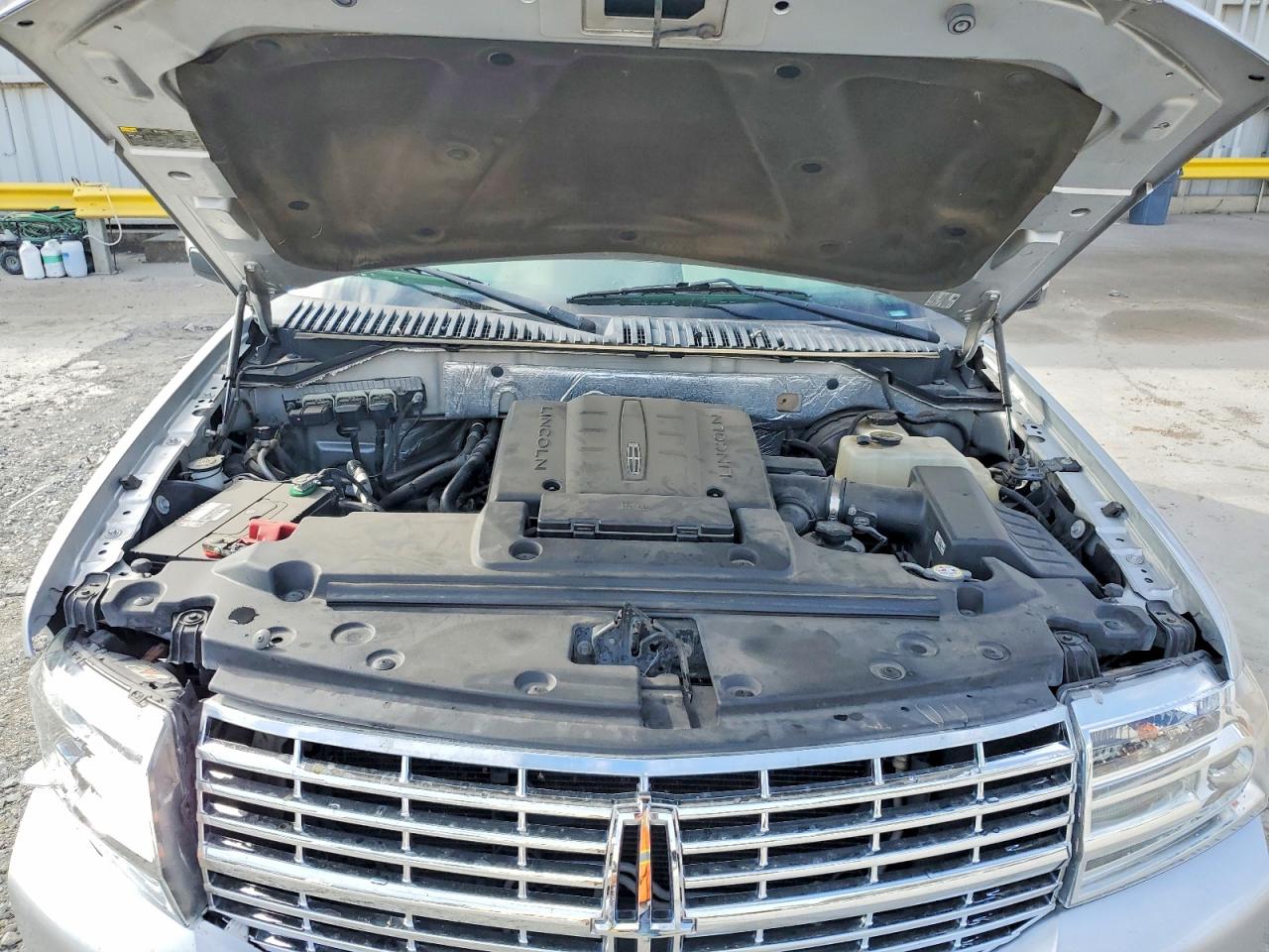 2013 Lincoln Navigator VIN 5LMJJ2H59DEL02725 photo 12