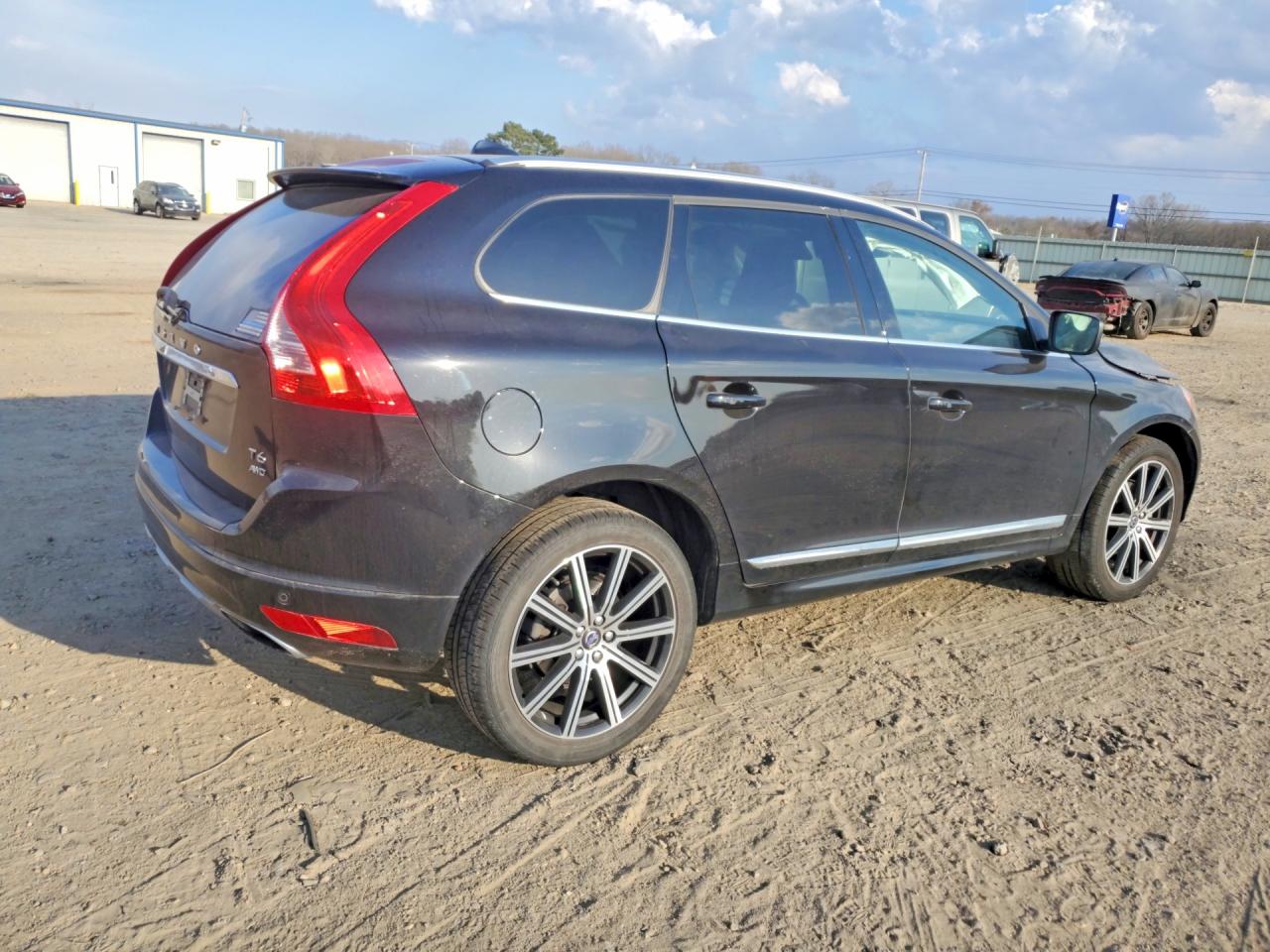 2016 VOLVO Xc60 VIN YV449MRM2G2880750 photo 3
