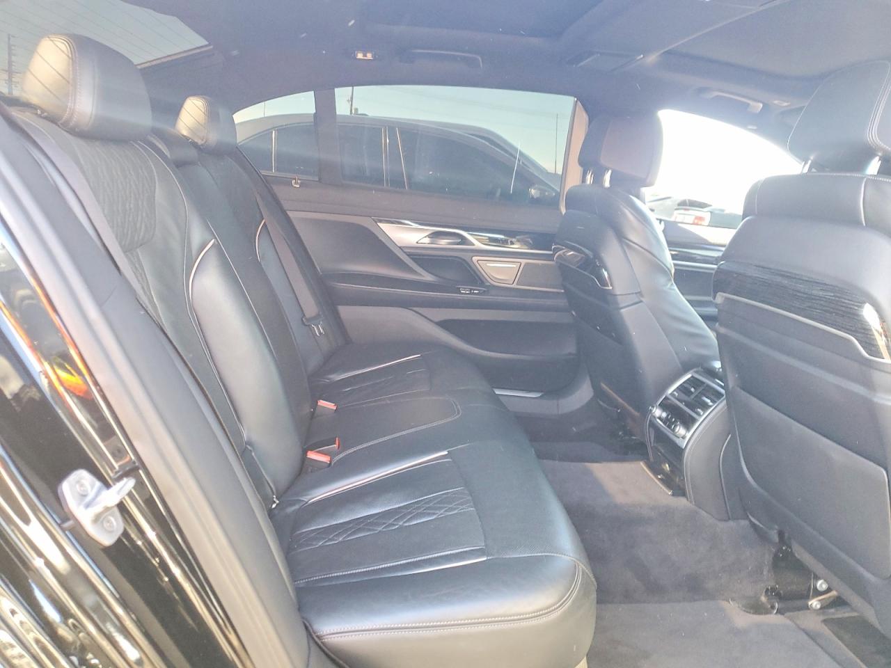 2021 BMW 7 series VIN WBA7T2C05MCF41157 photo 10
