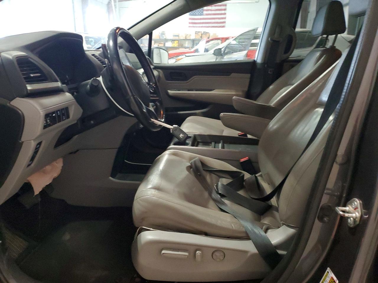 2018 Honda Odyssey VIN 5FNRL6H78JB081996 photo 7