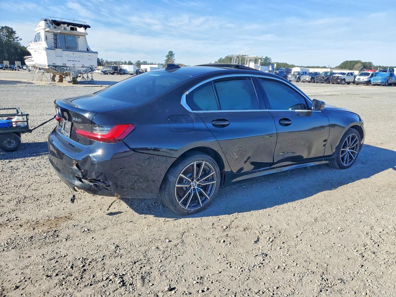 2019 BMW 3 series VIN 3MW5R1J5XK8B00088 photo 3