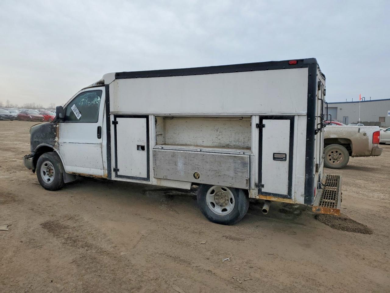 2005 CHEV Express VIN 1GBHG31U551225523 photo 2