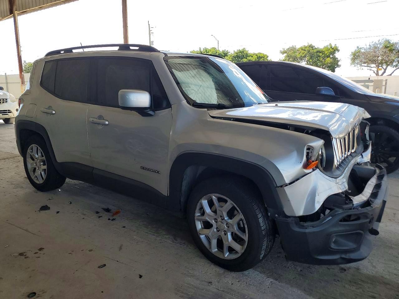 2017 Jeep Renegade VIN ZACCJABB3HPG37775 photo 4
