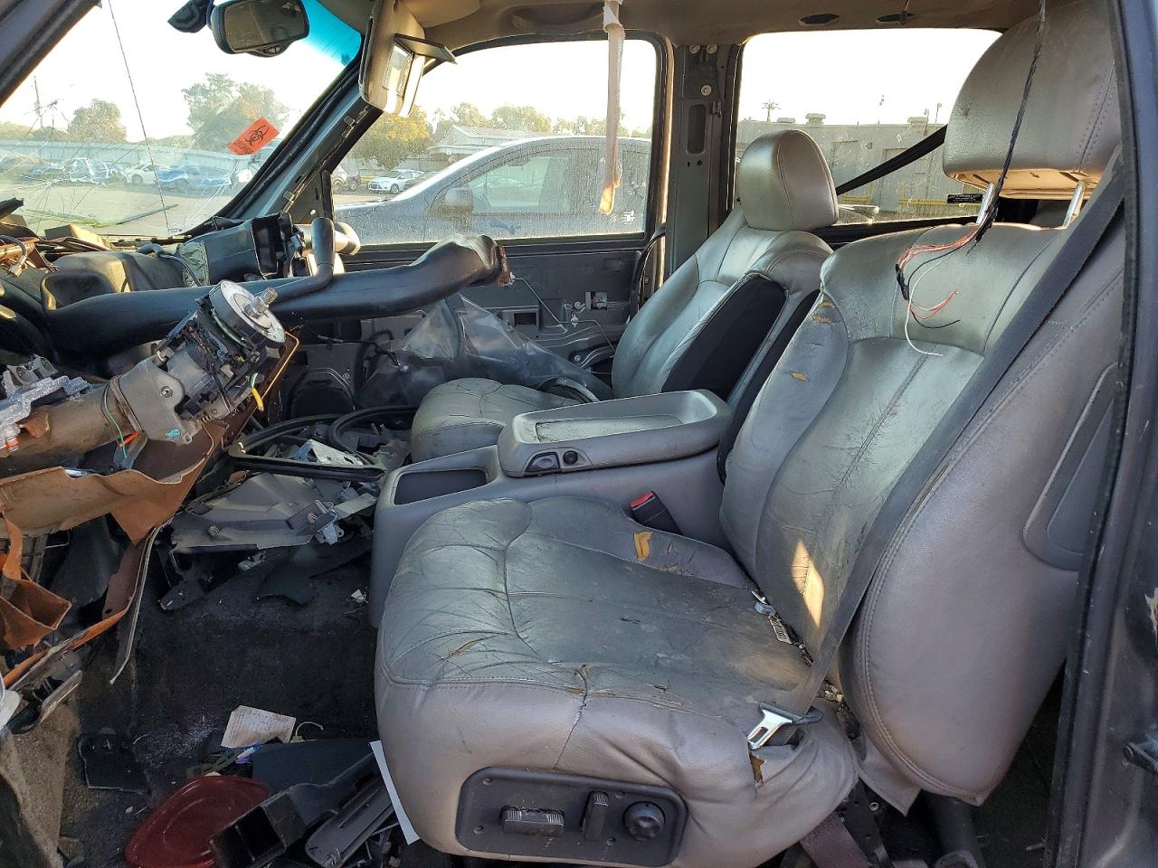 2001 Chevrolet Suburban VIN 3GNGK26U11G269370 photo 7