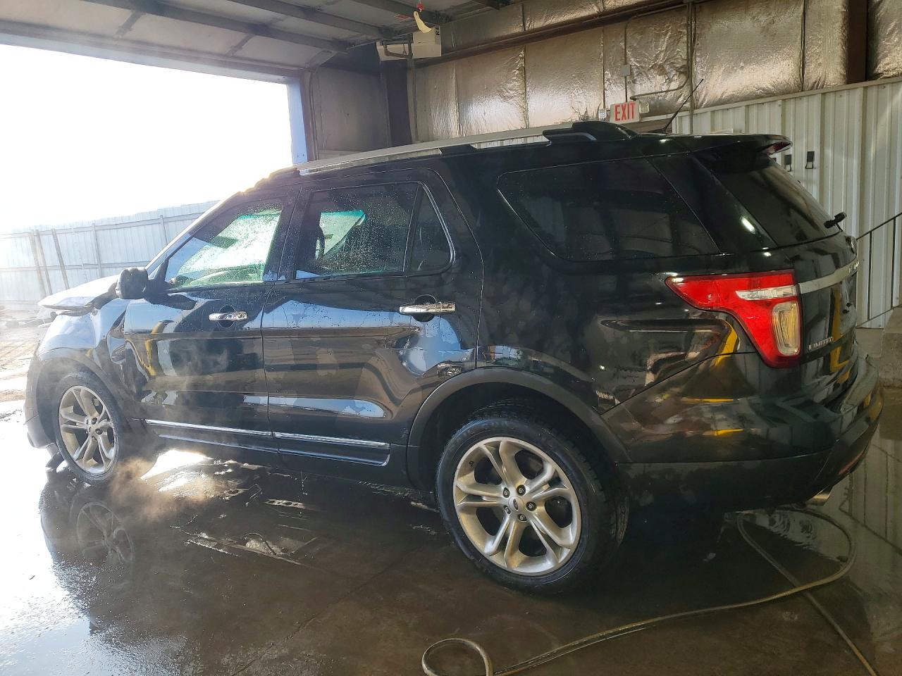 2015 Ford Explorer VIN 1FM5K8F87FGB97952 photo 2