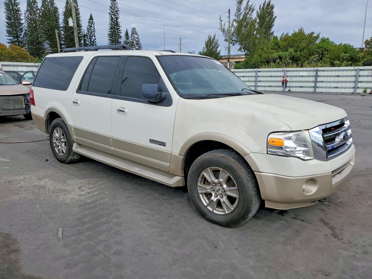 2008 Ford Expedition VIN 1FMFK18538LA78174 photo 4