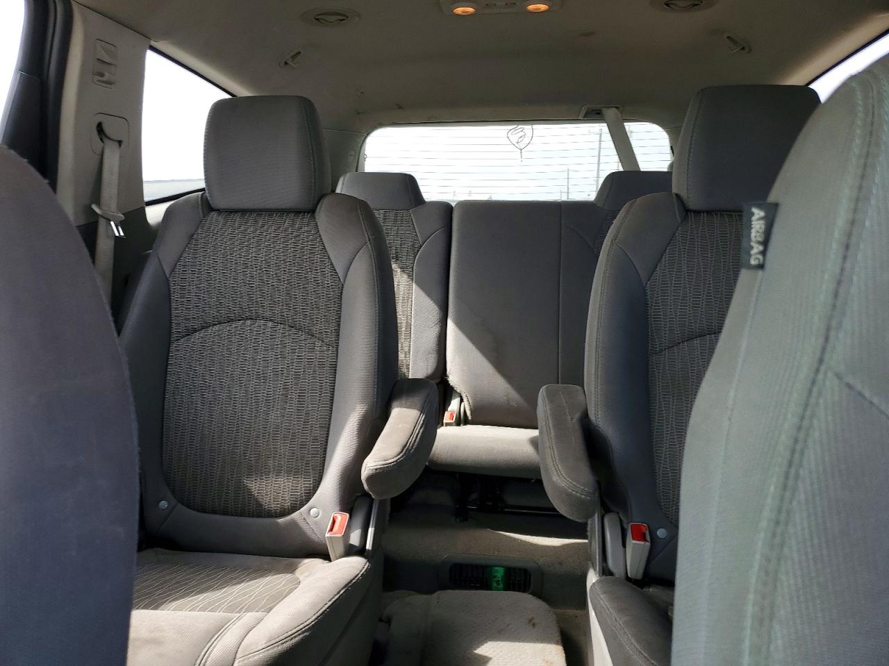 2017 Chevrolet Traverse VIN 1GNKRHKD6HJ280615 photo 10