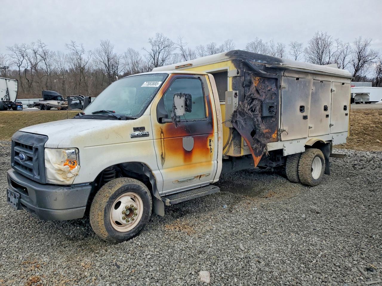 2018 Ford Econoline VIN 1FDXE4FS0JDC33222 photo 1
