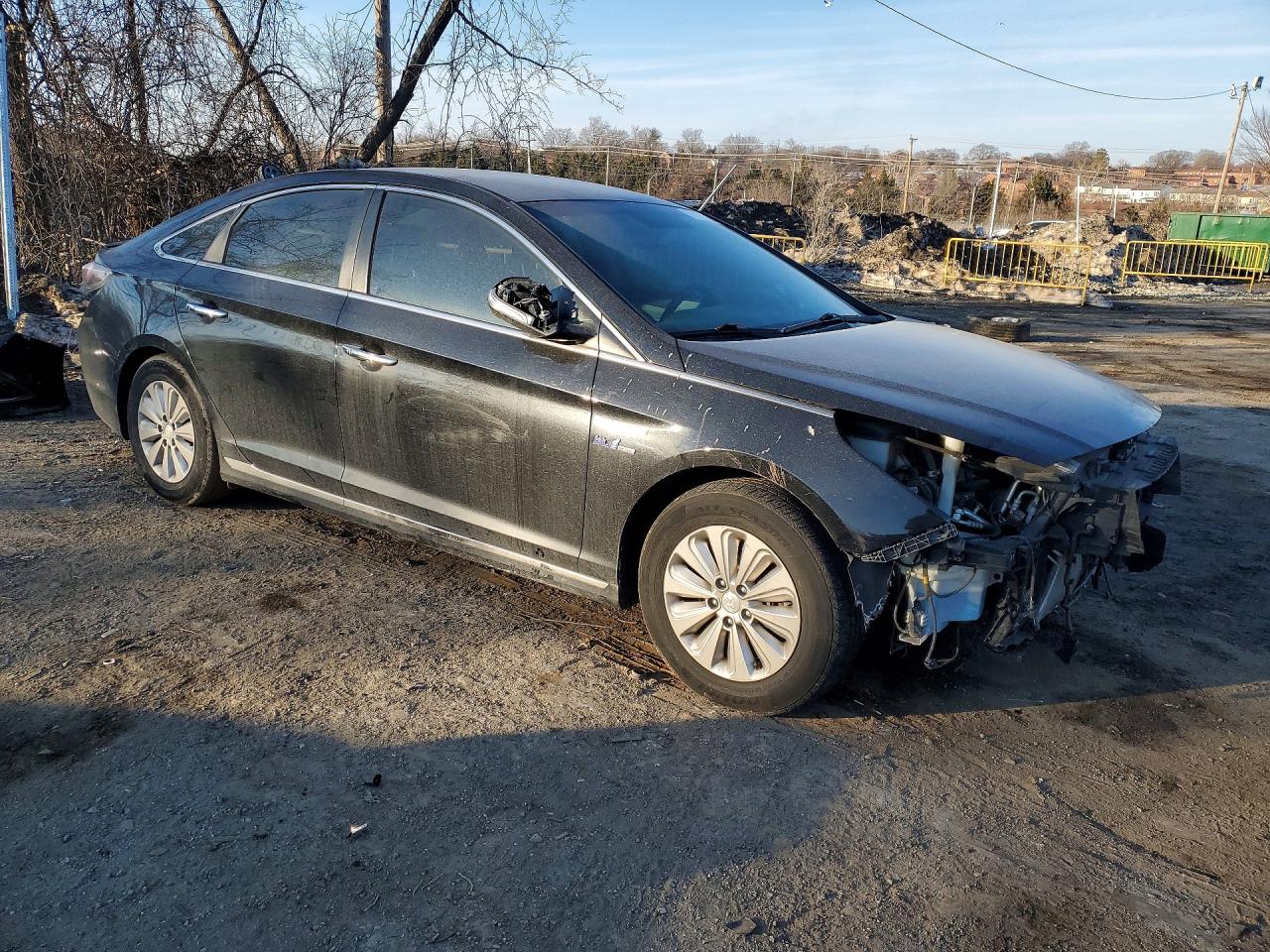 2016 Hyundai Sonata hybrid VIN KMHE24L11GA038994 photo 4