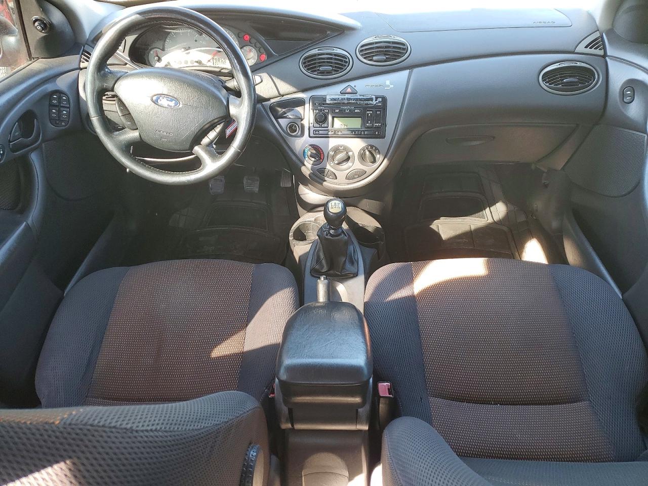 2002 Ford Focus VIN 1FAFP38302W302237 photo 8