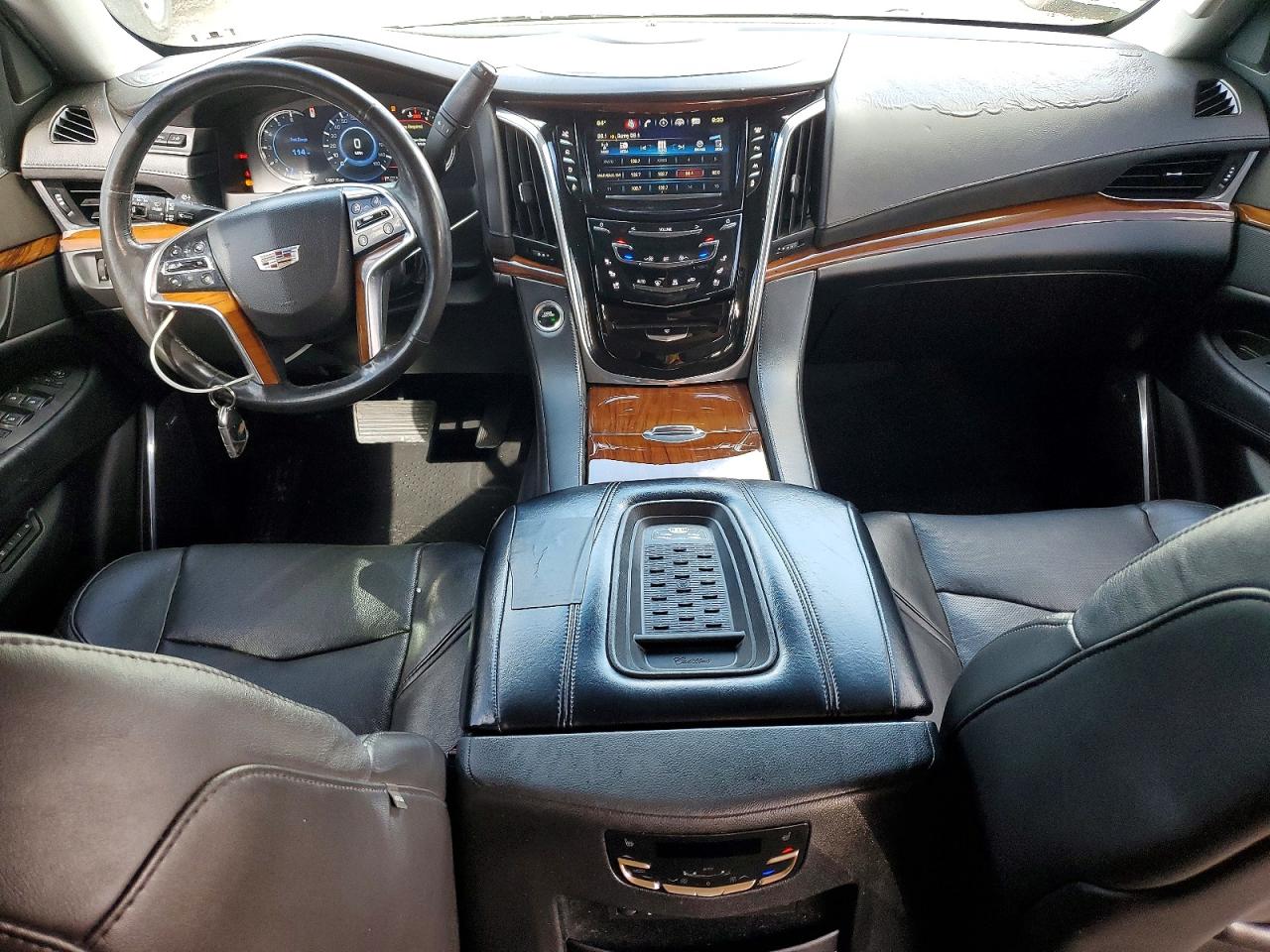 2016 Cadillac Escalade VIN 1GYS3CKJXGR390869 photo 8
