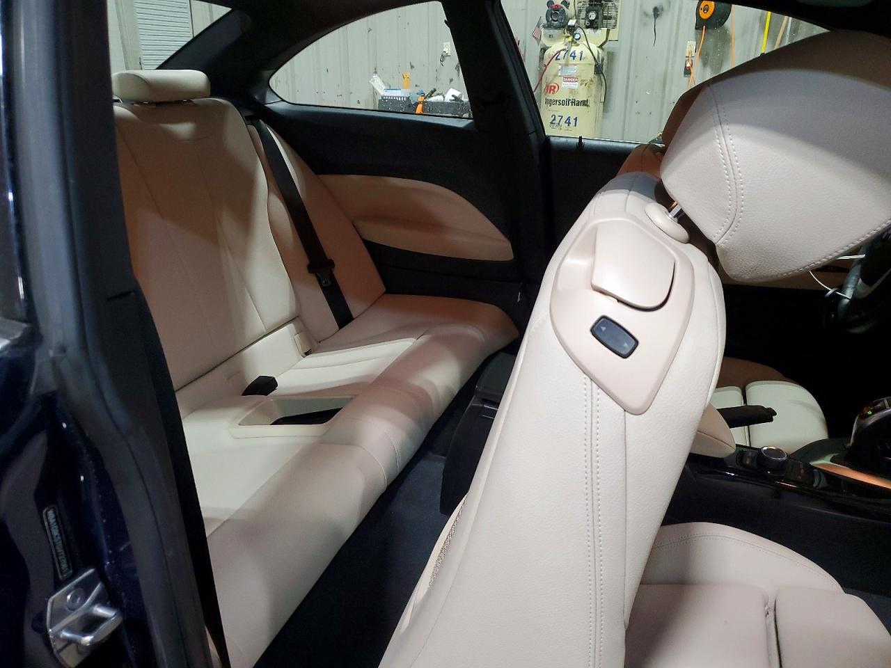 2016 BMW 2 series VIN WBA1G9C57GV727061 photo 10