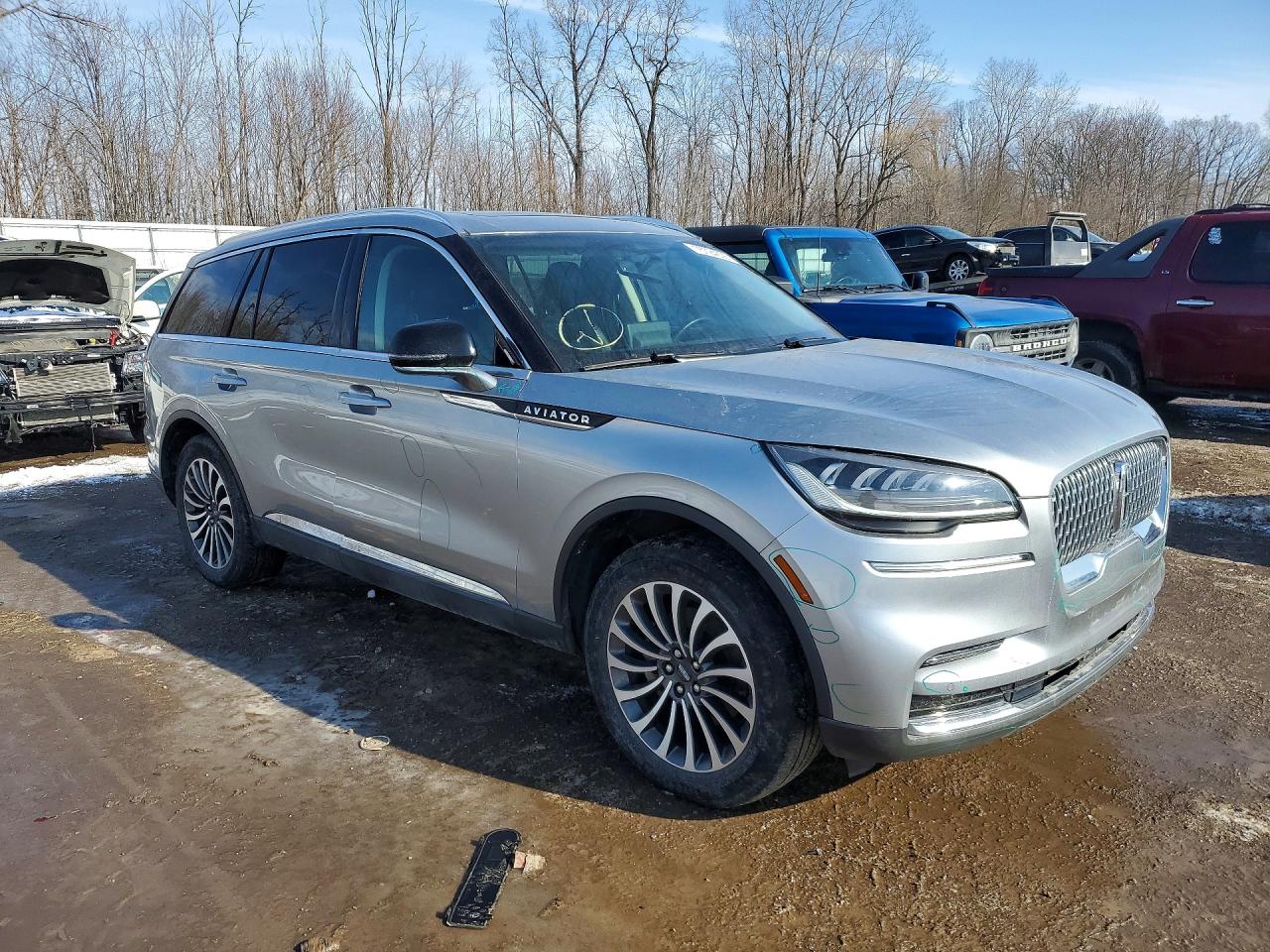2024 Lincoln Aviator VIN 5LM5J6XC7RGL02128 photo 4