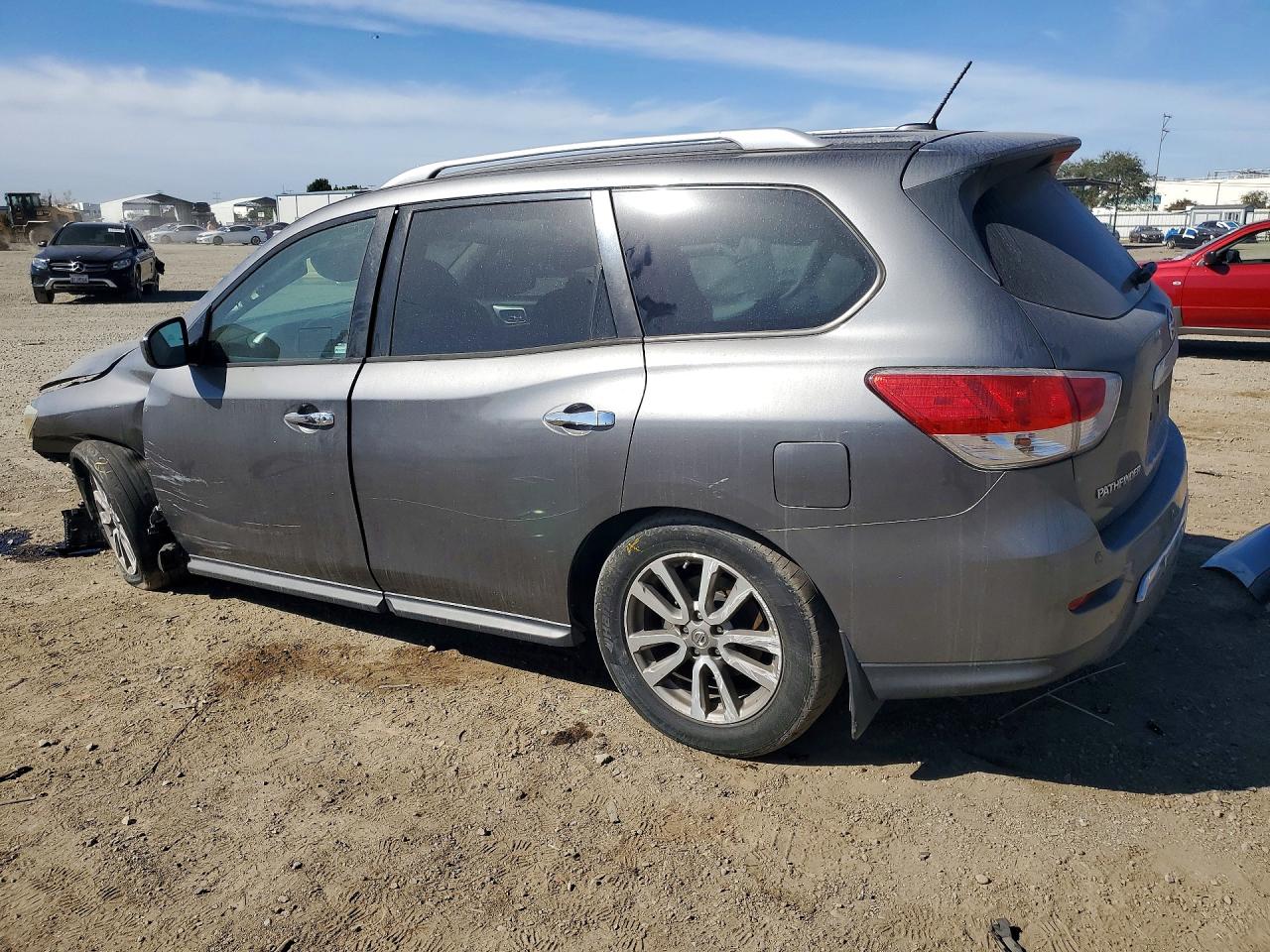2016 Nissan Pathfinder VIN 5N1AR2MMXGC617266 photo 2
