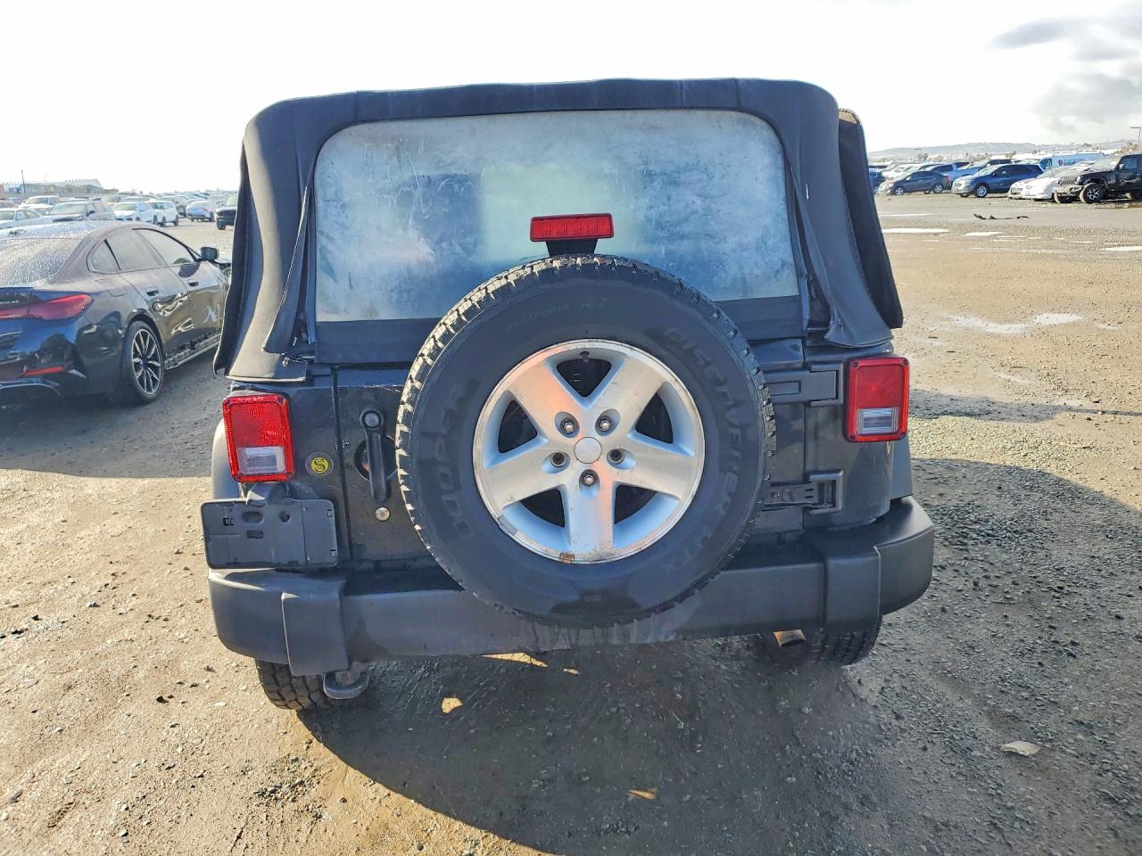 2010 Jeep Wrangler / VIN 1J4AA2D13AL154941 photo 6