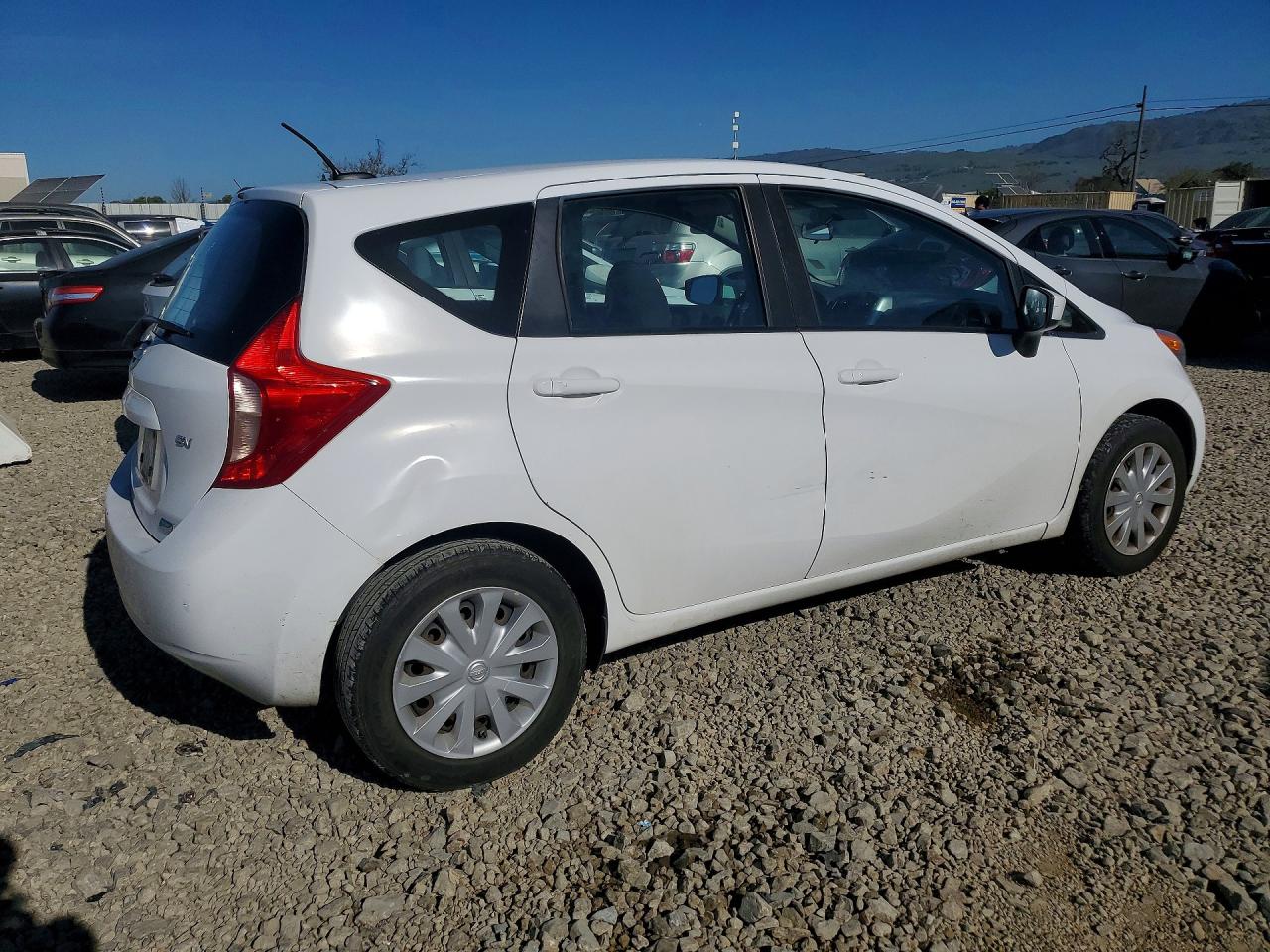 2016 NISS Versa VIN 3N1CE2CP4GL402610 photo 3