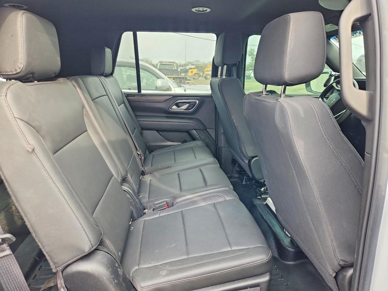 2022 Chevrolet Tahoe VIN 1GNSCLED1NR170374 photo 10