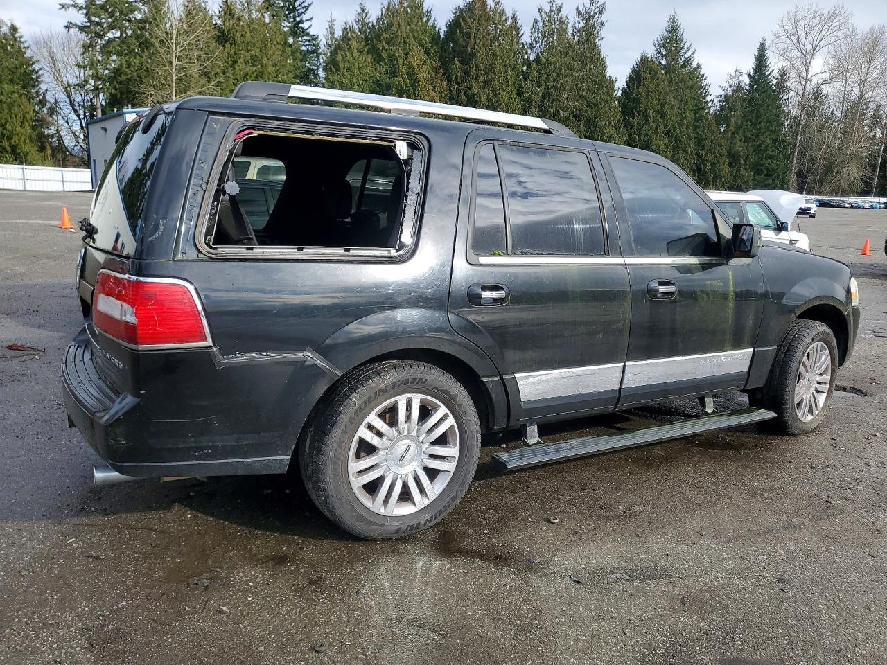 2008 Lincoln Navigator VIN 5LMFU285X8LJ07893 photo 3