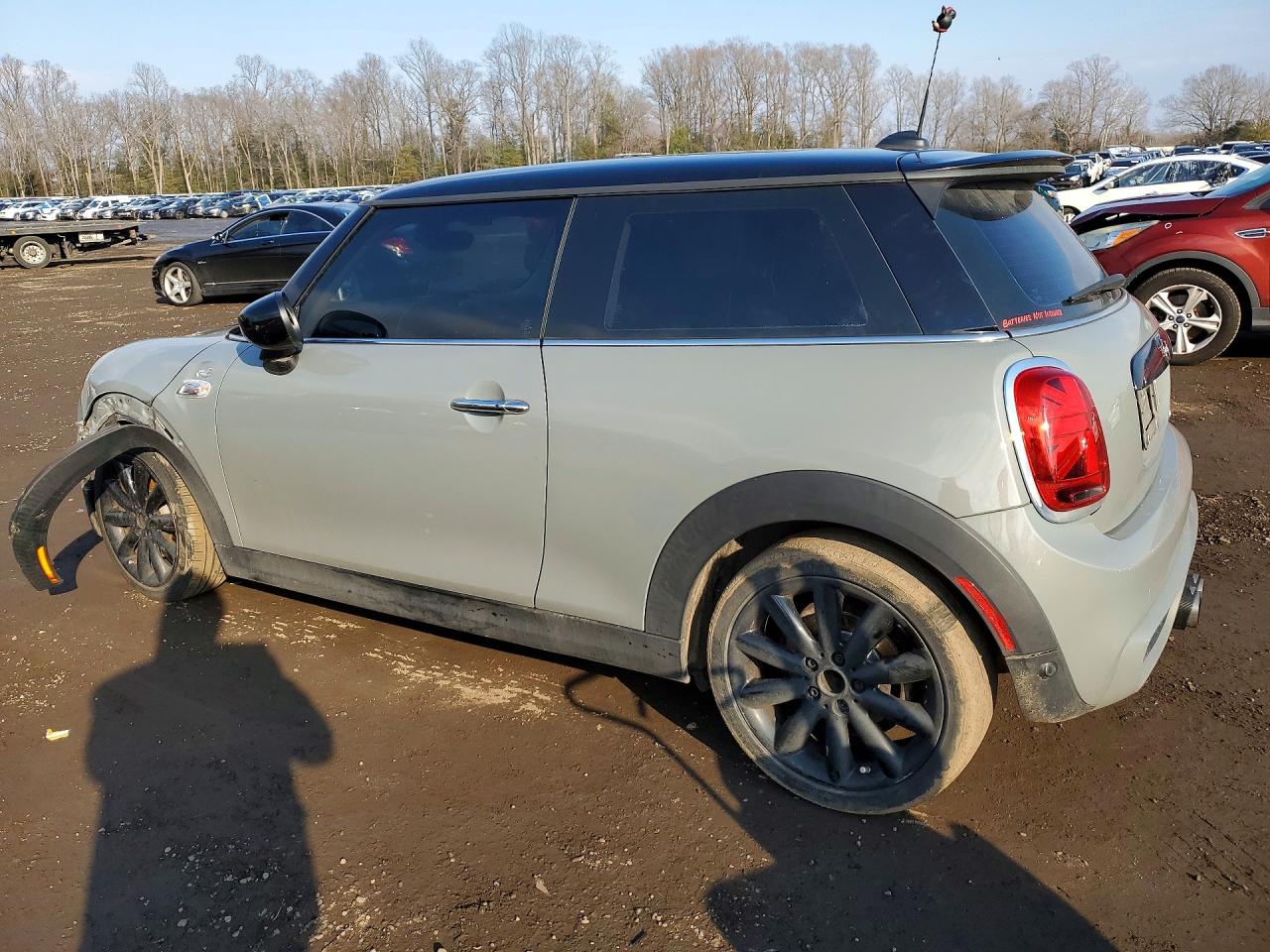 2021 MINI Cooper VIN WMWXR5C05M2N51562 photo 2