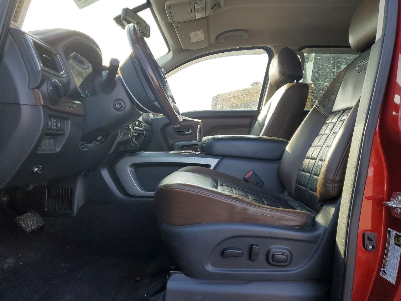 2016 Nissan TITAN VIN 1N6BA1F40GN510333 photo 7