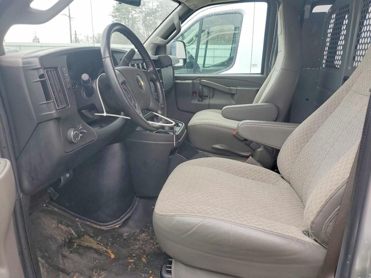 2023 CHEV Express VIN 1GCWGAFP5P1233361 photo 7