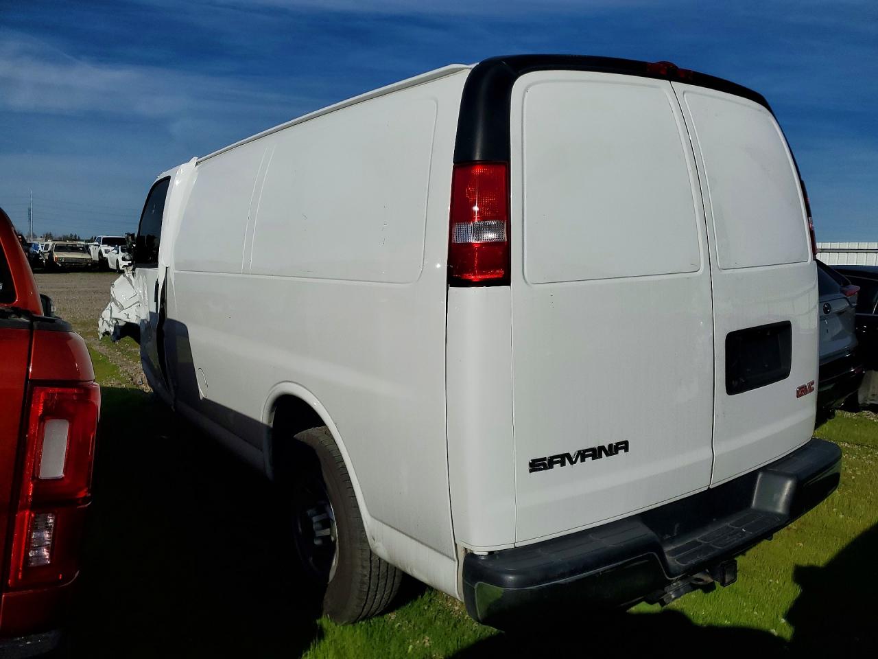 2020 GMC Savana VIN 1GTW7AFG7L1238023 photo 2