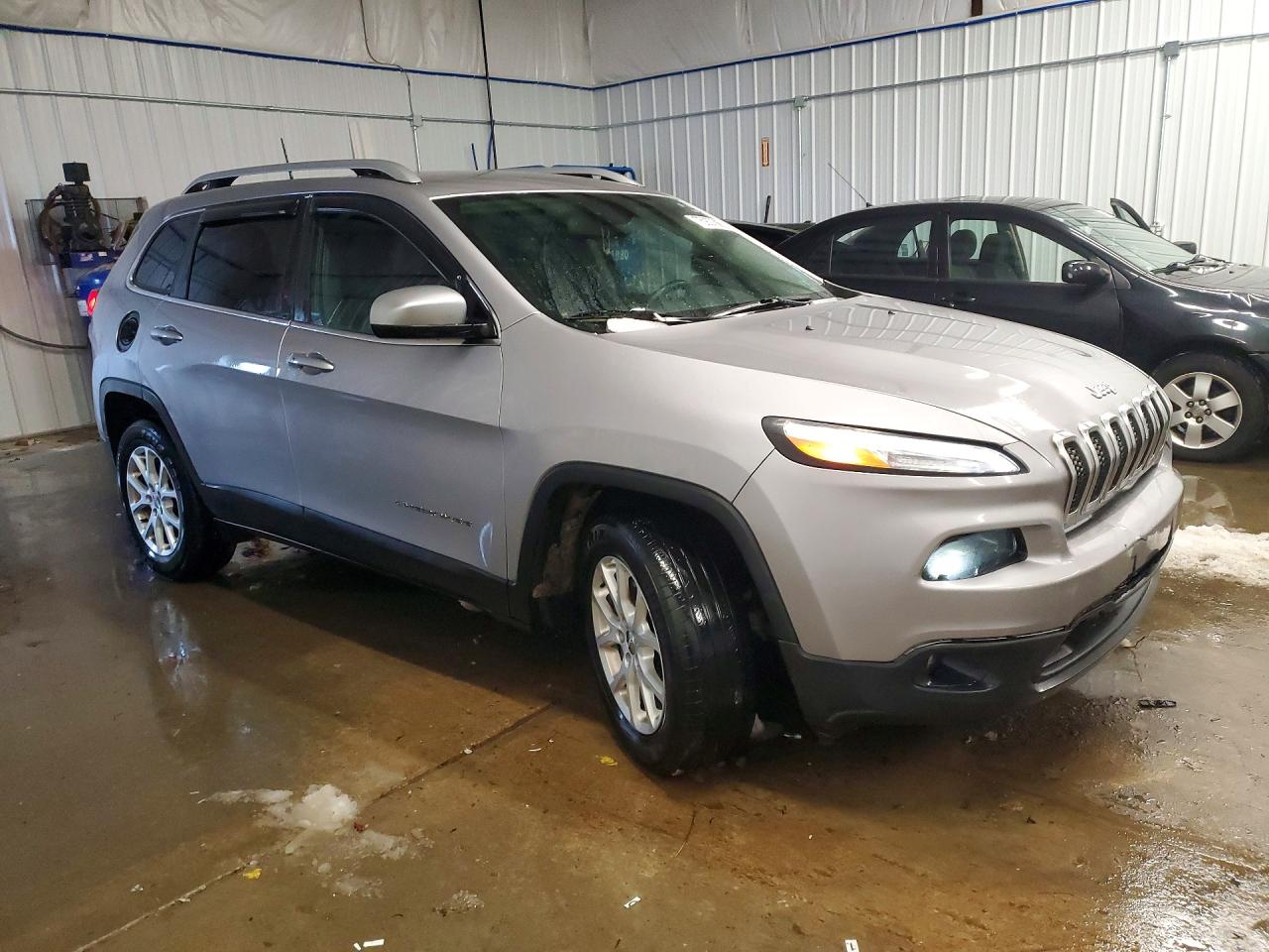 2018 Jeep Grand cher VIN 1C4PJMLB3JD601509 photo 4