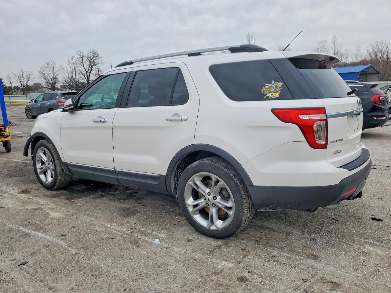 2013 Ford Explorer VIN 1FM5K7F84DGC01351 photo 2