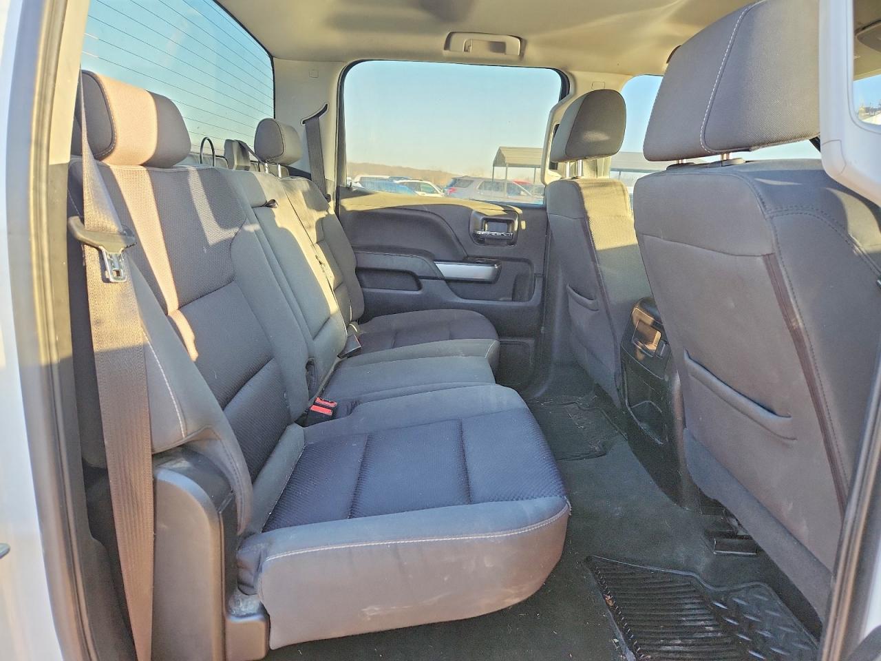 2018 Chev All models VIN 3GCUKREC8JG353683 photo 10