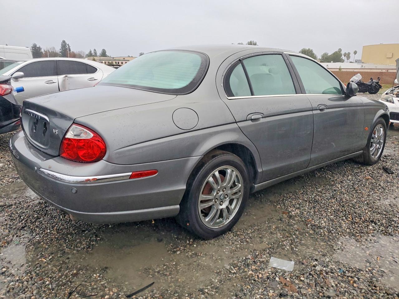 2003 Jaguar S type VIN SAJEA01UX3HM62030 photo 3