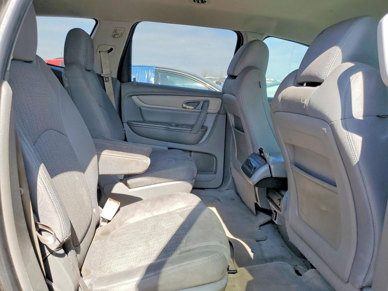 2017 Chevrolet Traverse VIN 1GNKRHKD6HJ280615 photo 11