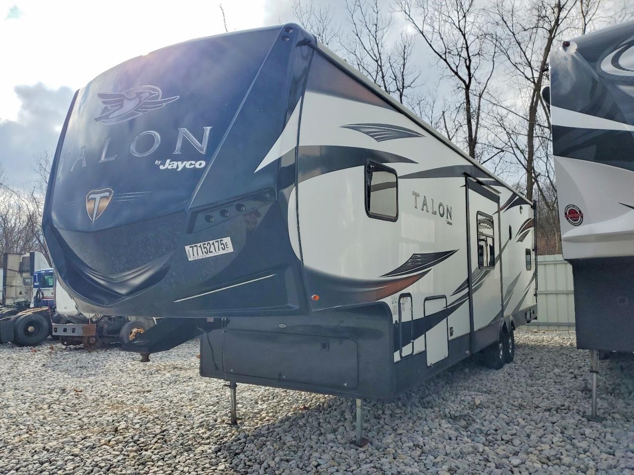 2018 JAYCO Rv trailer VIN 1UJCJSBU7J18A0050 photo 2