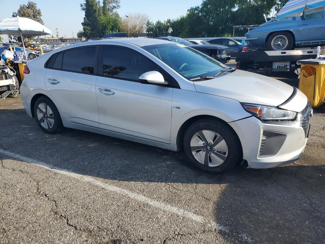 2017 Hyundai Ioniq VIN KMHC65LC8HU049252 photo 4