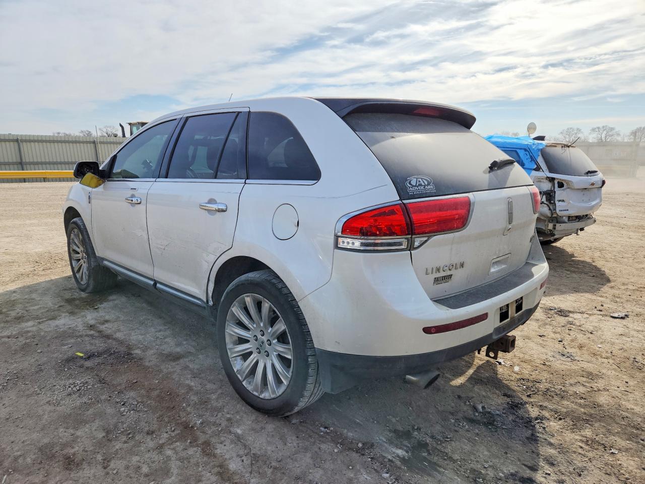 2012 Lincoln Mkx VIN 2LMDJ6JKXCBL15389 photo 2